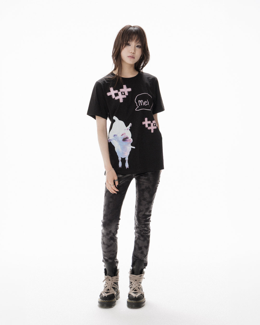 CHIC GOAT T-SHIRT