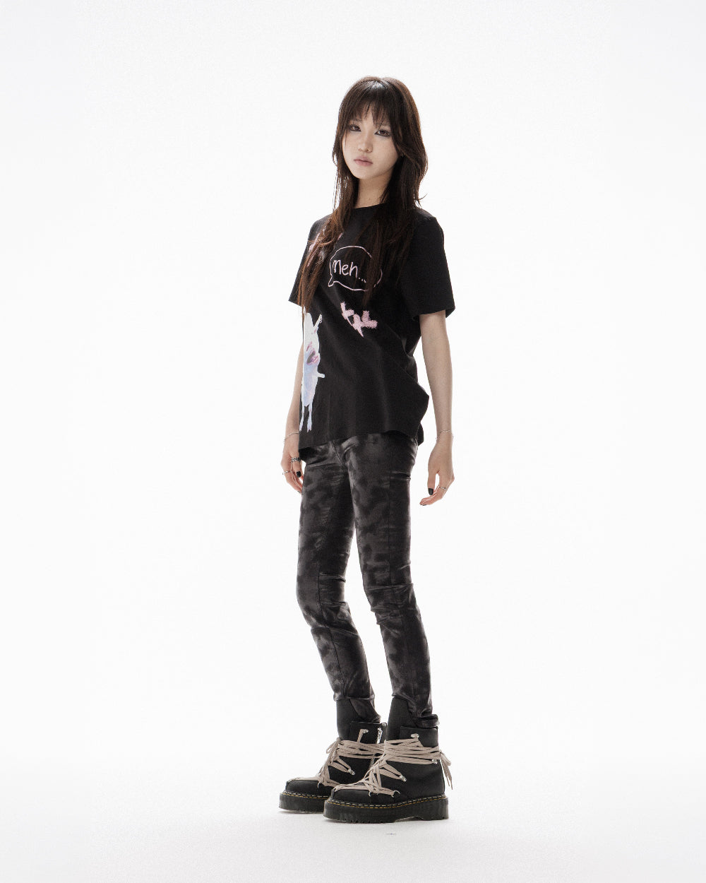 CHIC GOAT T-SHIRT