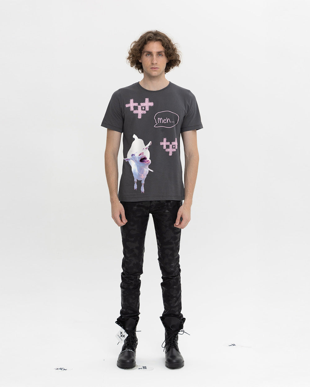 CHIC GOAT T-SHIRT