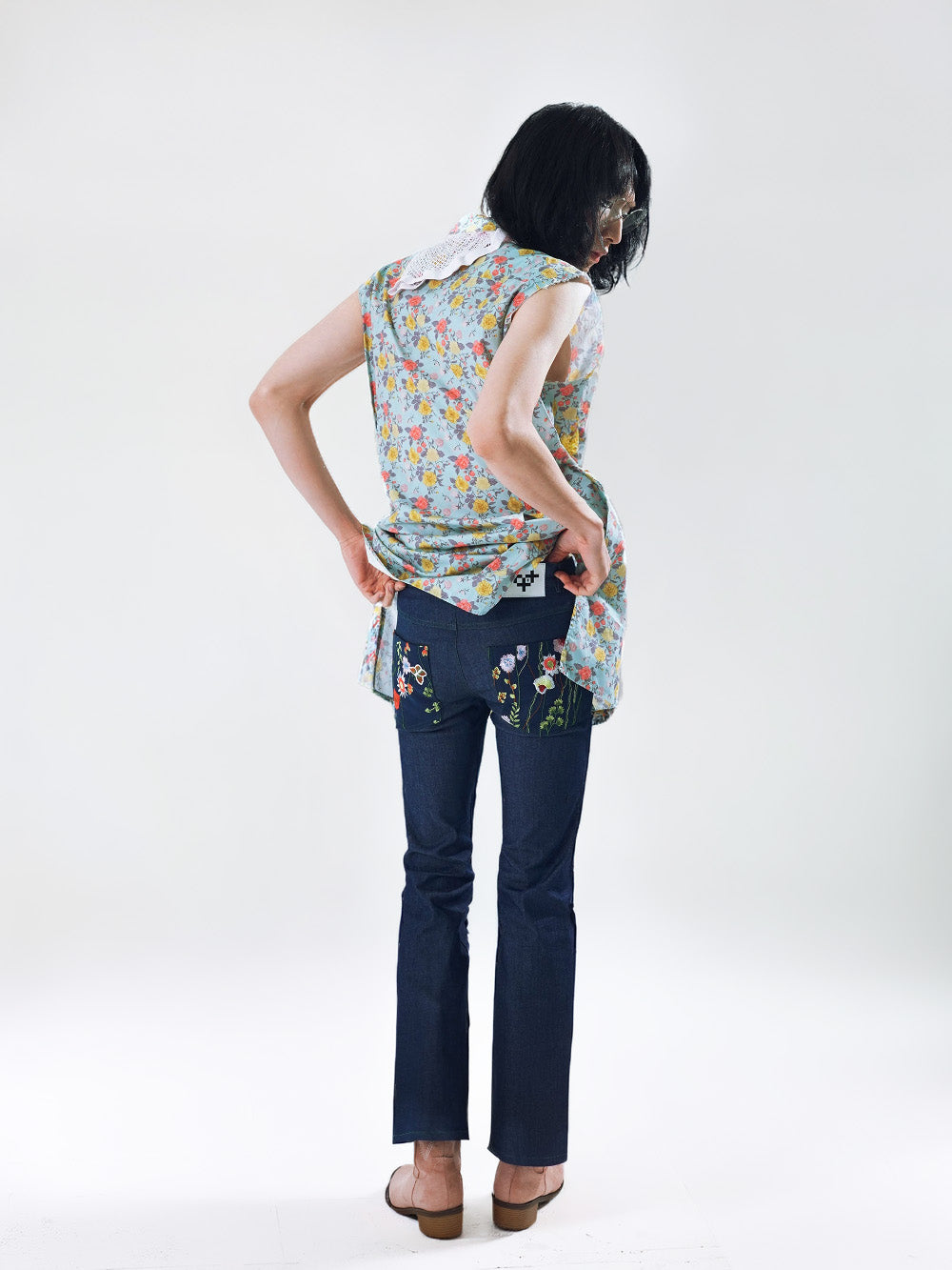 FLORAL BOOTSCUT PANTS